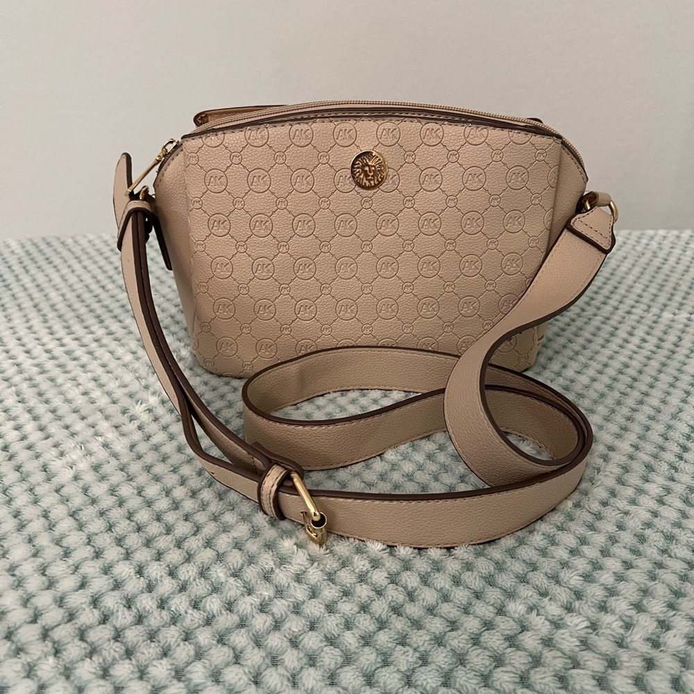 Anne Klein Tan Crossbody Bag with Versatile Style